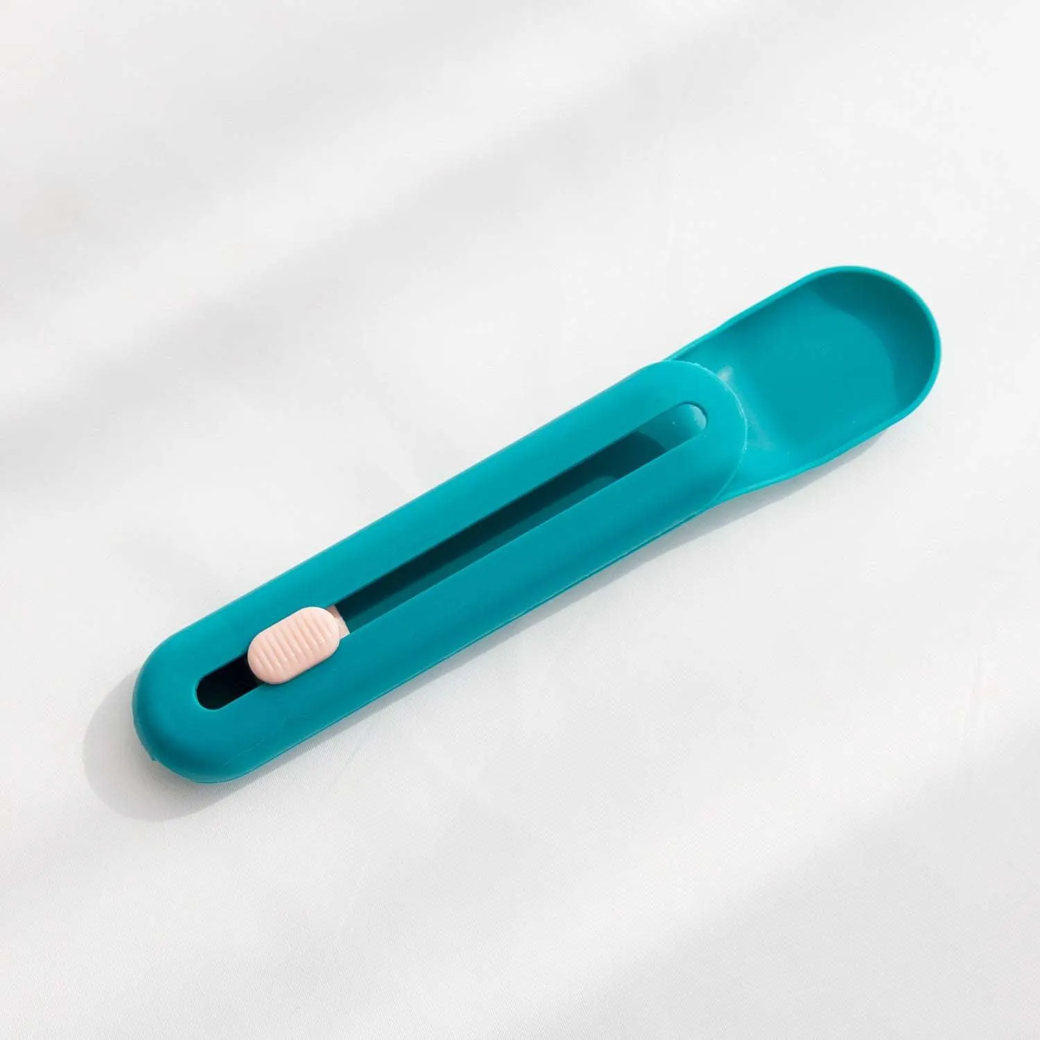Cat Strip Spoon Feeder – Squeeze Snack & Pet Feeding Tool