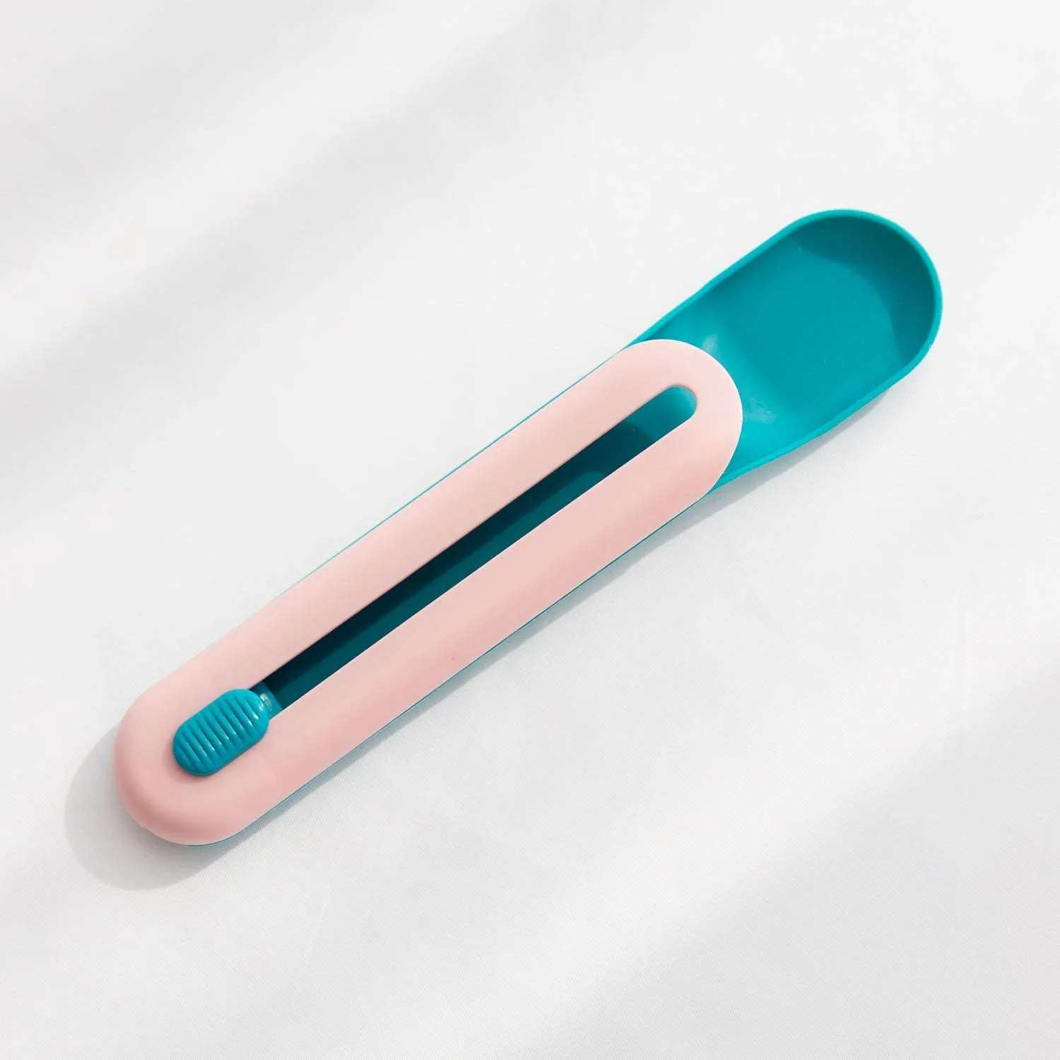 Cat Strip Spoon Feeder – Squeeze Snack & Pet Feeding Tool