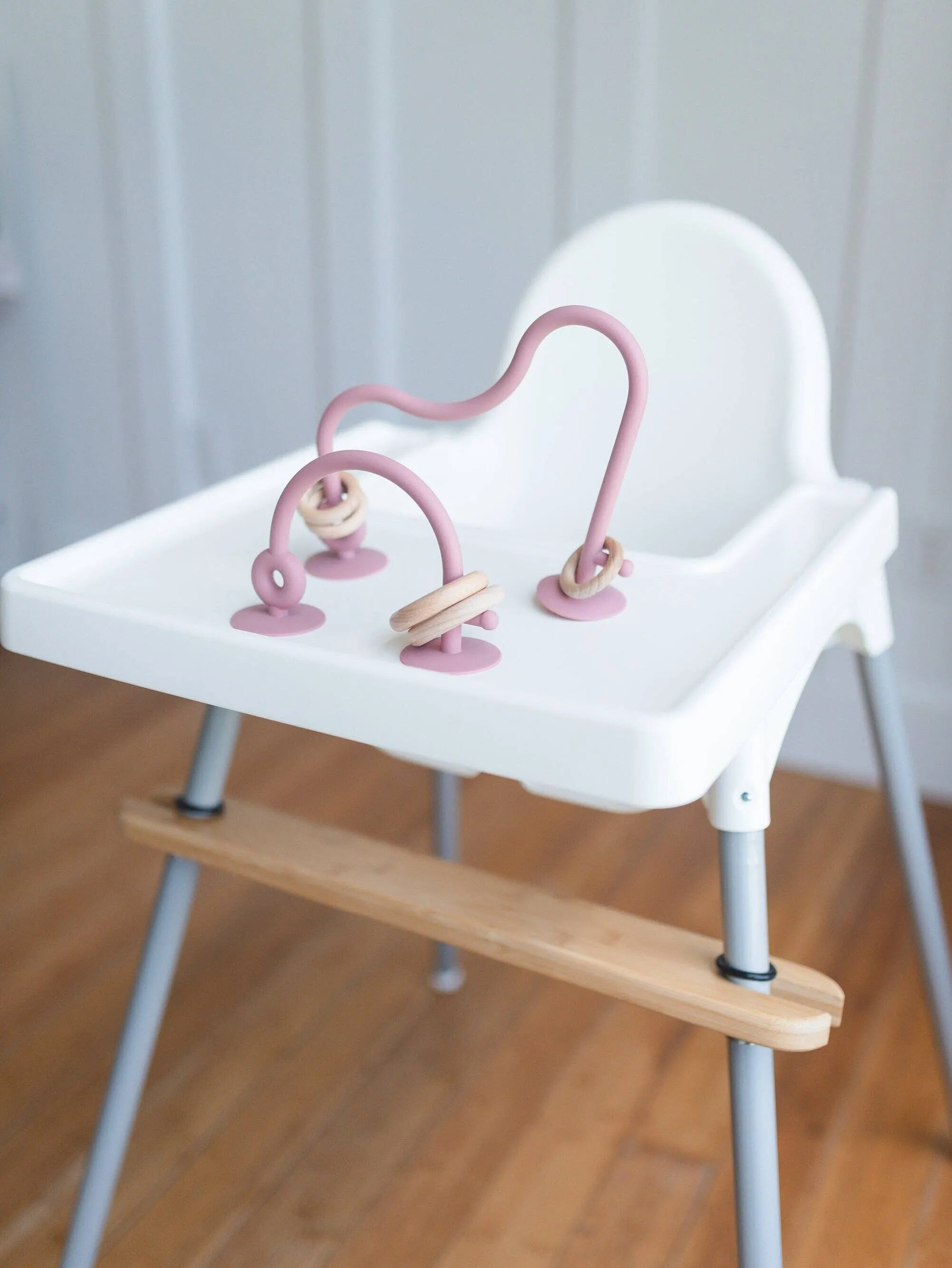 Silicone Highchair Toy - Fun & Safe Mealtime Companion for Babies